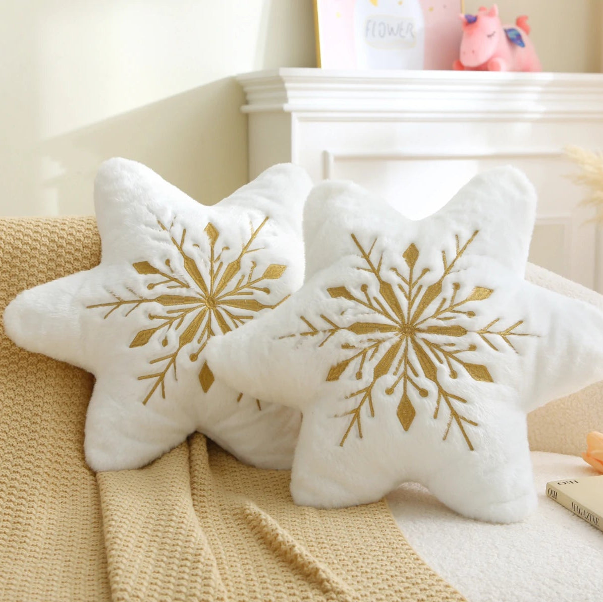 Prevalucent Snowflake Decorative Throw Pillow for Couch, Bedroom & Holiday Décor